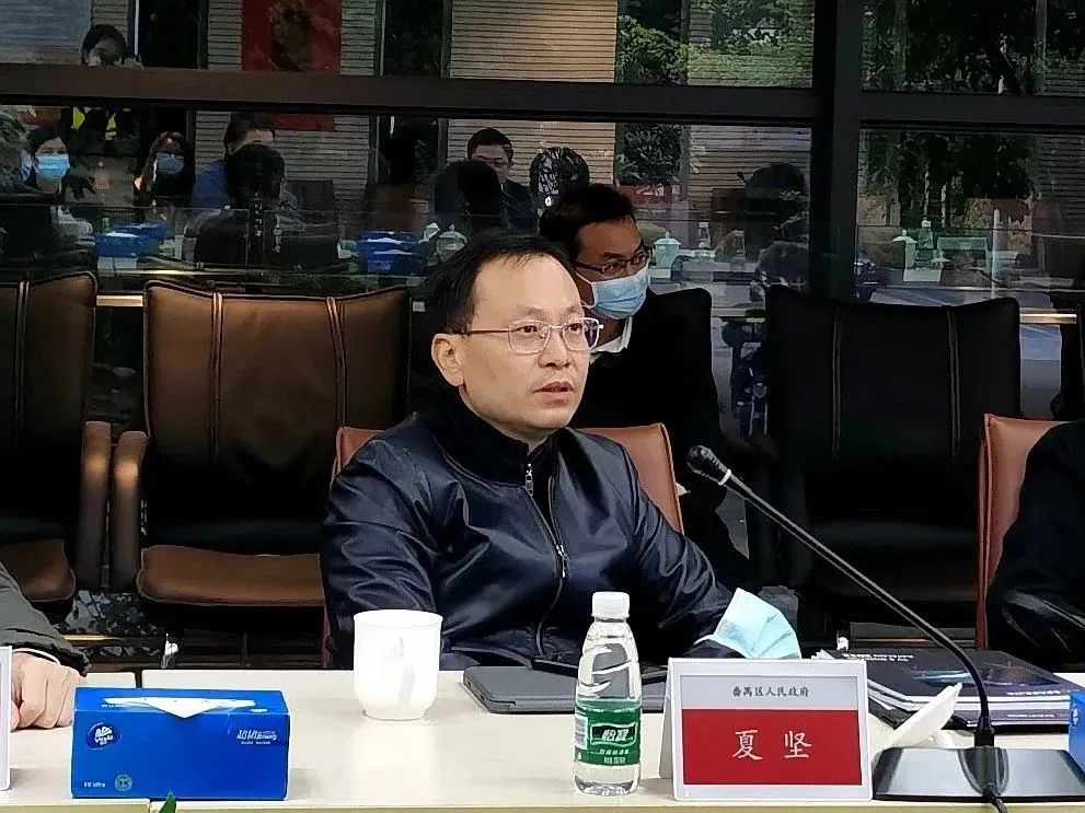 番禺区人民政府夏坚副区长一行莅临园区考察指导